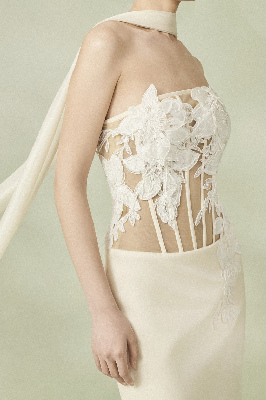 ÉCLIPSE Ivory Floral Appliqué Corset Gown