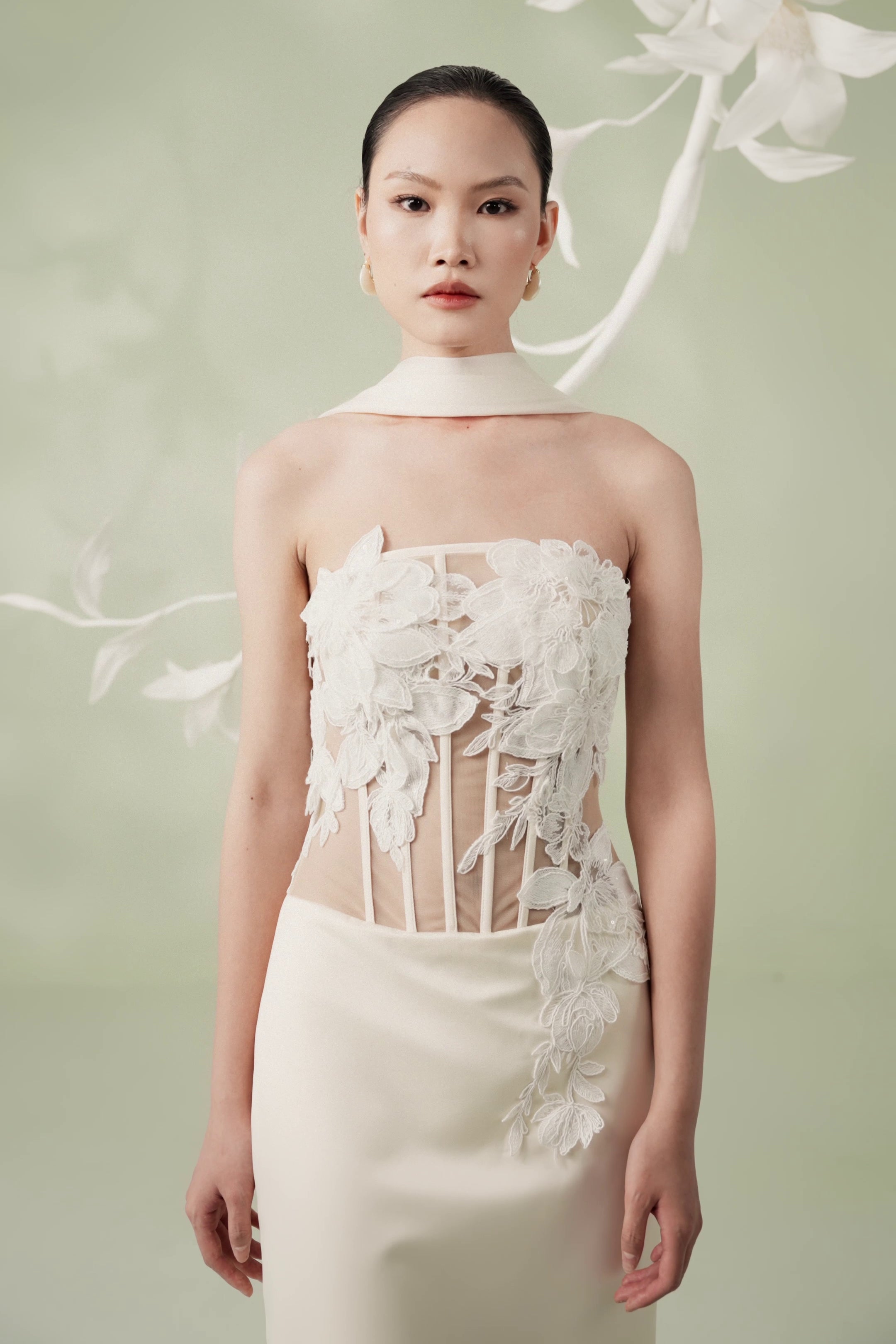 ÉCLIPSE Ivory Floral Appliqué Corset Gown