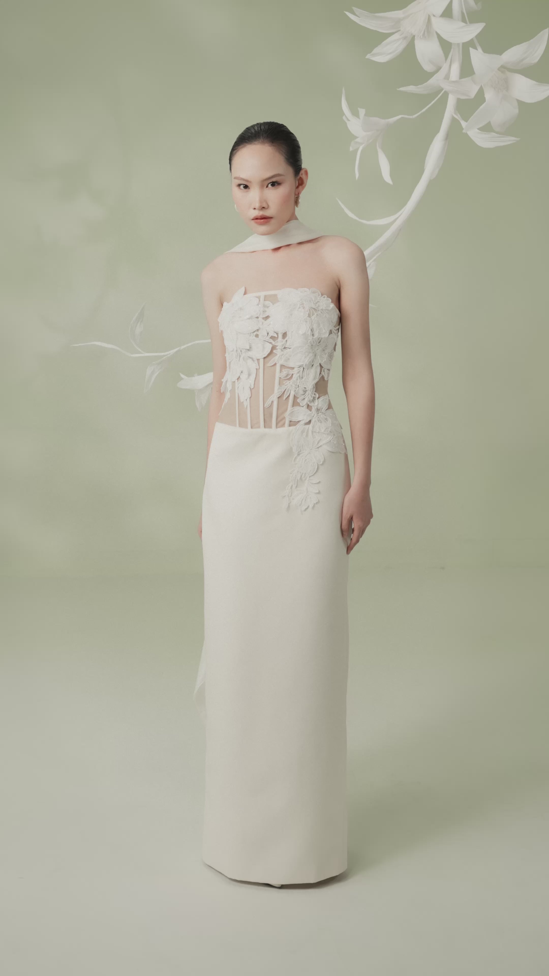 ÉCLIPSE Ivory Floral Appliqué Corset Gown